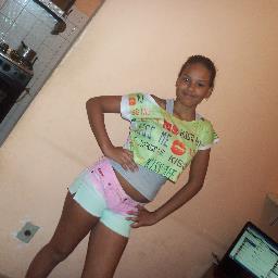 eu legal tímida bonita cincera ótima amiga esta sempre com quem eu gosto e sempre lutando pra quilo que quer essa sou eu !!!!