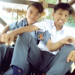 bagai manapun dia tetep gua sayang:* 3
@andreeyati;*