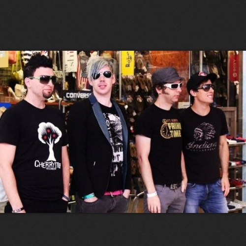 This twitter is for not ONLY American Trenchers, but for Trenchers WORLdWIDE!