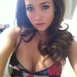 Gamer girl, loves exploring new things, running, hiking, and swimming. Giants fan 2