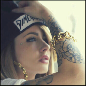 عيونك آخر آمالي ..♥