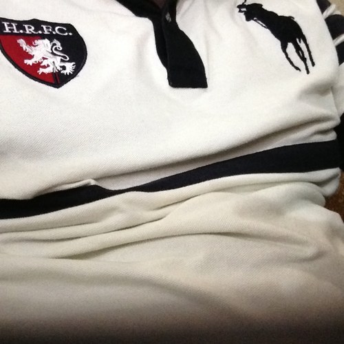 Luv arsenal Fc to a fault, a businessman, cute, friendly and likes to stand out plus I luv good stuff! Wink!!