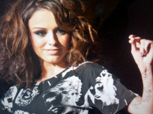 Source sur la talentueuse chanteuse cher lloyd révélée par l'émission TheXFactor en United Kingdom :)