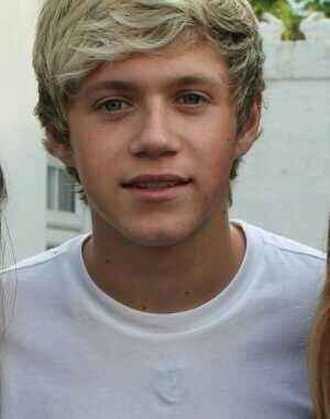 follow @narrydashion pls thanks