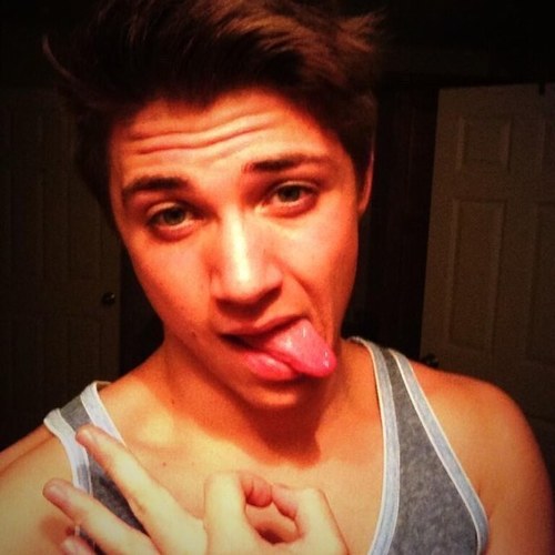 IF YOU DONT LOVE JOE YOURE MESSED UP