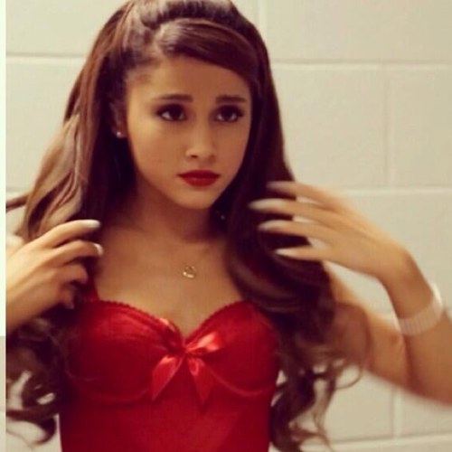 I love Ariana Grande. That is all