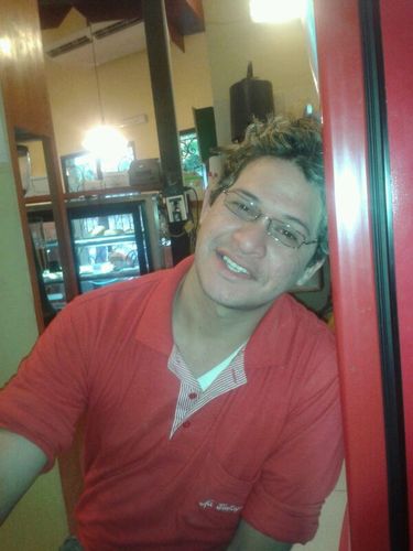 Soy lindo bueno amigable quiero hacer amigos!!!!