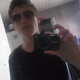 Um dia fui brincar de ser bonito , to tentando brinca disso até hj '-'
https://t.co/KiVjSdpMwC