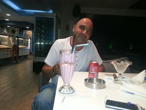 life is to short to, always smile and never hold a grudge.Tweet,Tweet