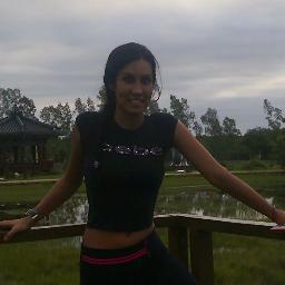 Me encanta el arte! Lo que mas amo en la vida es a mi familia y amigos!! 3