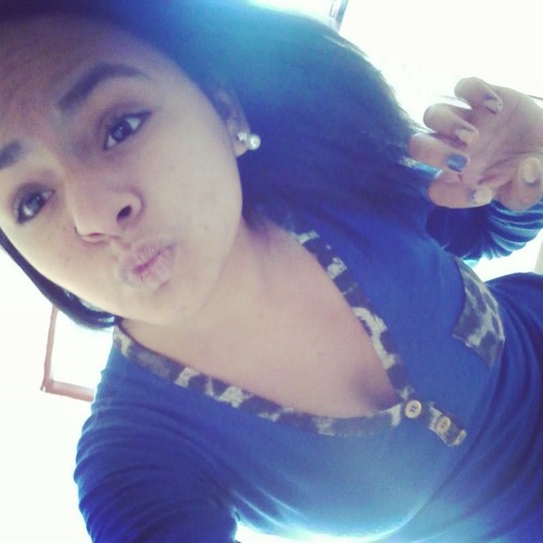 haha uma menina insuportavell......kkkkkkkkkkmintirinha fofa kiee todo mundo amakkkkkneim tanto todo mundo mais enfim...nao sou doce pra ngm gostar diie mim