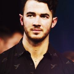 18. Argentina. Jonatic. Coldplayer. Galaxy Defender. I have a crush with Robsten. Hugh Jackman/Laurie fan  Estudie en Hogwarts pero me expulsaron los muy putos.