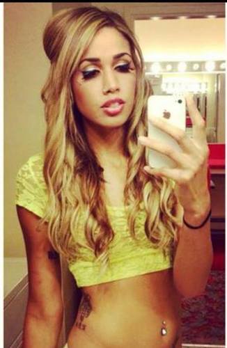 ~Model ~Love to party and blaze it. ~Follow and I'll follow back.  -Thanks (: