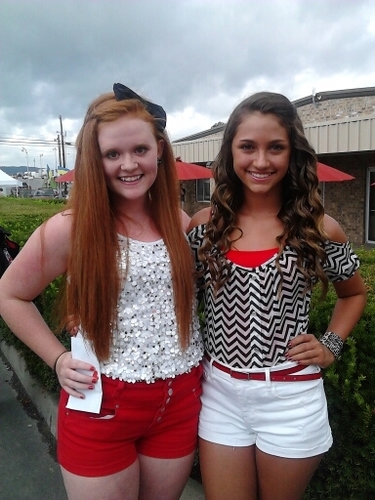 _NeverBackDown1's profile picture. Hannah & Rachel. Striving to be YouTubers. Follow us!