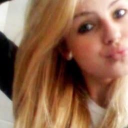 15 anos -- ℬℯℓιℯvℯ.. Directioner and Belieber, Problem?