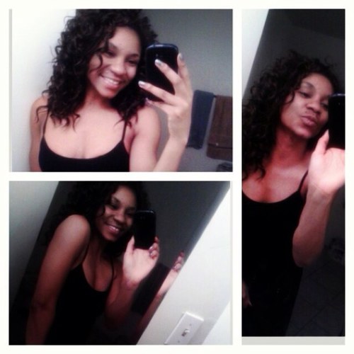 I love to party my name is tee i get to the point im singlelooking idk yet work school thats my plan til im 26 kids someday