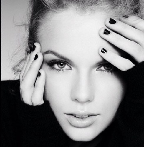 Saved account to vote and tweet for the queen @taylorswift13 / my others accounts: @eve_fabiola @eveswift3 @eveswift13