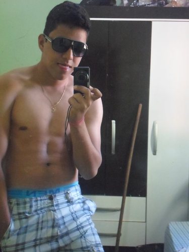 “Sou o tipo de pessoa que nega até a morte que não sente saudade. Mas quando vejo que a pessoa está decidindo ir embora de vez eu vou atrás.”