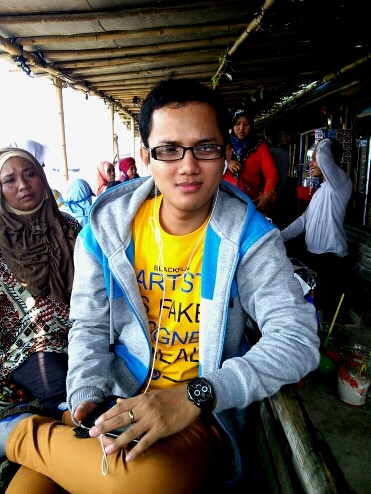 biarllah diri ini suatu saat nanti akan mendapàtkan keindahan dari ALLAH SWT.....™_^°¶©® £¢€