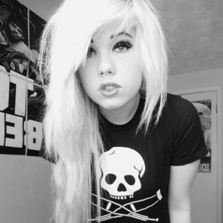 18. @MisterMoge's younger sister. daughter of alpha. wolf demon #bi #inlove but #single #RP