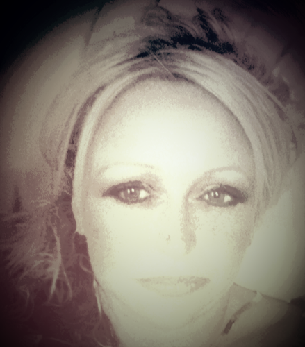 BEEN WITH MY HUBBY FOR 25 yrs married 11 years TO ARCHIE❤Mother OF 3 WONDERFUL KIDS! MANAGER @ Abracadabra Hair Design And Tanning LLC! I ♡ MY JOB!!