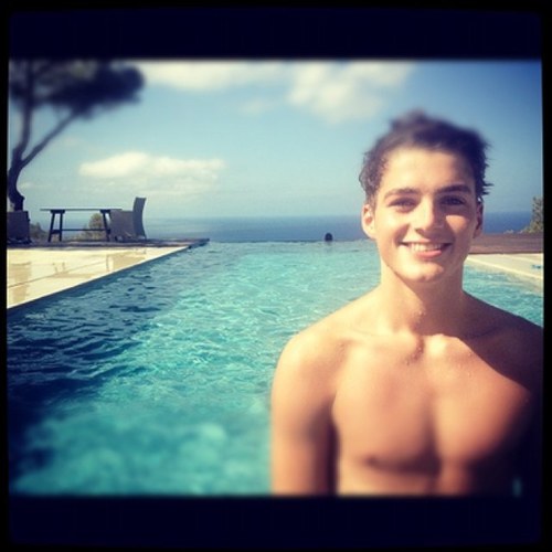 ღ You look super cute when you smile ღ