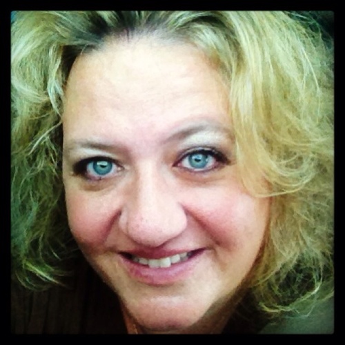 Jersey girl by birth, Vermonter by choice...Singer, artist and lover of all things right...