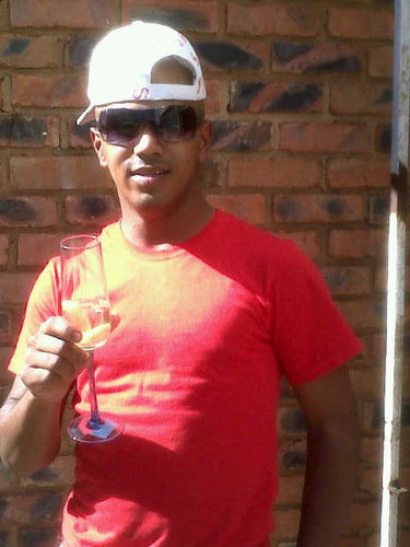Its betr 2 love, nd be loved, than 2 hate nd b hated.