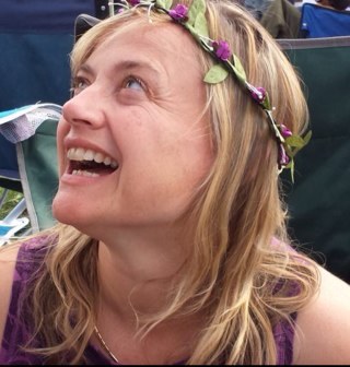 I came to Warwick in 1999 for 1 week and I am still here! Partner at Emscote Vets, scuba diver, rider of Skye,dancer and lover of food and wine.