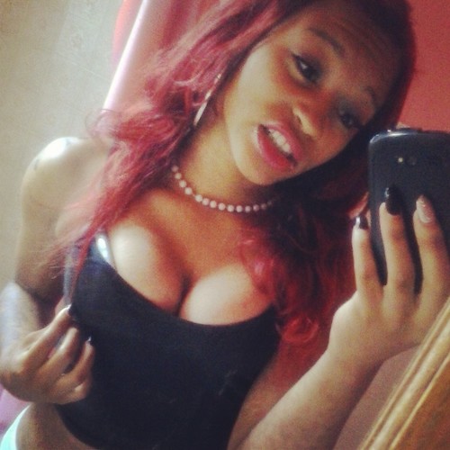 UBASIC's profile picture. Im Team Pretty #team redbnee #team thick #Teamsweet heart #Team Reckless ...you saw my photo so jst follow this pretty mfer doe :))))