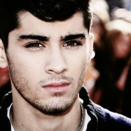 don't follow this acc ! follow my main account @_TommoTheQueen_ thank you and i love you all :) xx