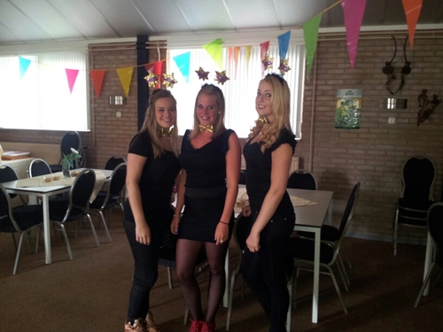 20 ~ gediplomeerd verkoopster ~ gymleidster ~ ♡emiel