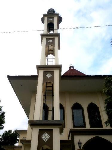 masjid pojok pertigaan di komplek Jajar | Akan mencoba mengetwit tentang agama