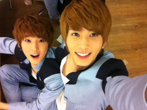 Kiseop (Both) member U-Kiss!
อยากรู้จักพี่ เมนมานะน้องนะ
#ไบโอไม่ใช่ทุกอยากครับ:)
(Just both not real)
[Real : @KiSSeop91]
[2013/01/14]
#UKMHouse