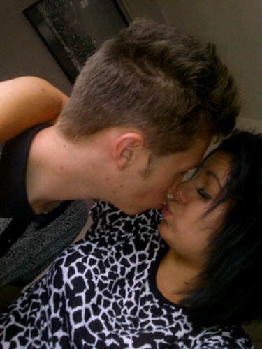 I'm 16,from swadlincote.I follow back...ask for bbm pin!