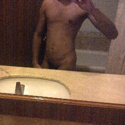 bot,slim,hard worker,independent. Try to find a great top and doing phonesex. Invite 2b105976