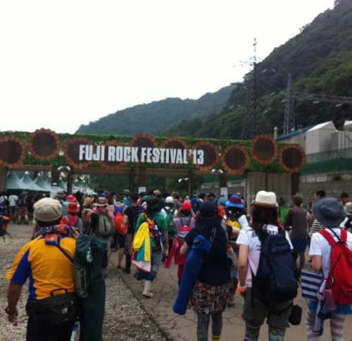 フジロック13.14に参戦。 事故にあい療養。事故の後遺症で 脳脊髄液漏出症の診断。二回目のブラッドパッチをし徐々に回復。R5.6〜少しずつ仕事復帰。介護福祉士、ケアマネ、社会福祉士の資格有り！