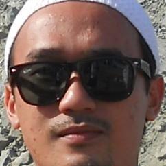 - اللّهمّ صلّ علي محمّد -