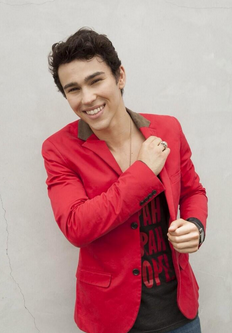 ShanzieTiqui's profile picture. @Maxgschneider's girlfriiend, @iamleohoward's & @ArianaGrande's sis, @Victoriajustice's BFF, @BigTimeRush's cousin.  FOLLOW MEE ! other account @SchneiderBTR