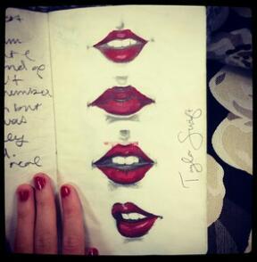 #kiss #hugs #taylornation #swifty