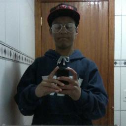 Hi people! Só pra constaar que Amo esse nego lindo aqui meu melhooor Primo haha Tamo junto negrin p; @_Biiinaah