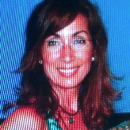 Inquieta, pasional, curiosa y enamorada de la vida,  presentadora de Astrotv  y profesora de danza, en realidad m dedico a disfrutar como una enana con todo!