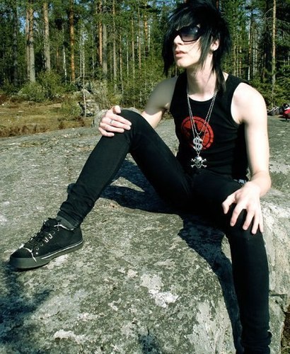 VolkovaBlack's profile picture. В этой жизни нужно жить по принципу: похвали себя сам, помоги себе сам, полюби себя сам. Короче всё сам!!!