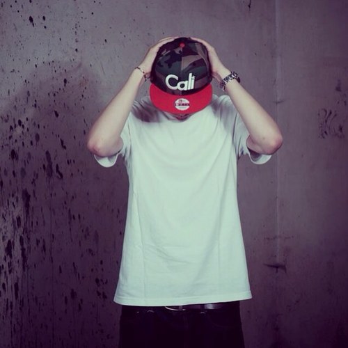 aka Z-lo producer beatmakerz F2L
http://t.co/CqWxsPSxch
http://t.co/utFrh8GkOM