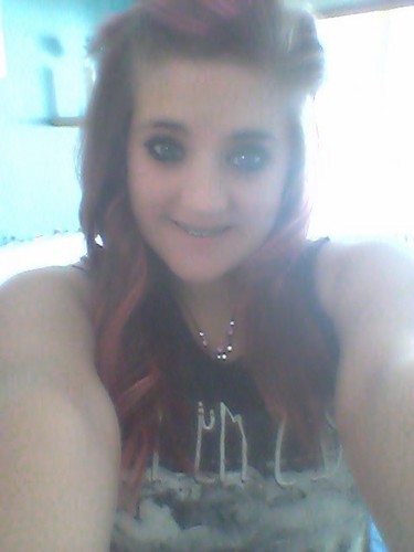 im 17 music is my life follow me I will follow back:) xoxox