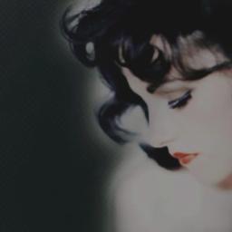 Questo tempo non può scrivere la storia, troppa avidità di gloria. ~Il re del nulla. Sonohra| Laspadadellaverità| Kristen Stewart| Rubinrot| Casi Angeles y. . .