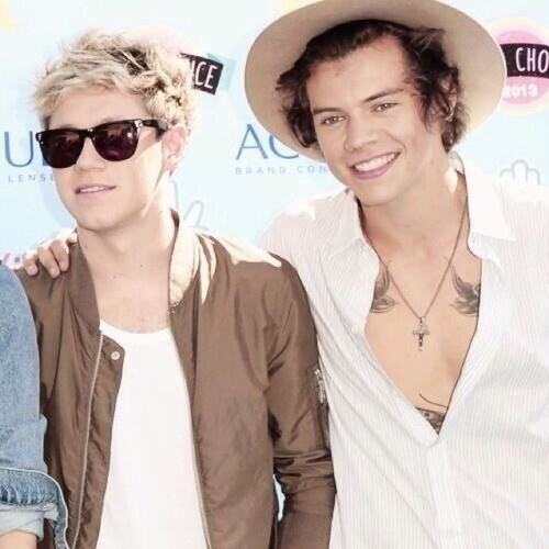 THIS IS A FREE FOLLOW :) SO PLEASE FOLLOW @_narryxlove AND ASK FOR A FOLLOW BACK IF YOU WANT! DO IT PLEASE I LOVE YOU XX