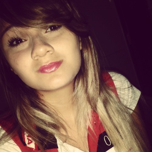 oiin :3 , aqq e anne karoline aquela que tem muitos colega mais amigos tem pouco , chama no watts: (083) 8627-4723