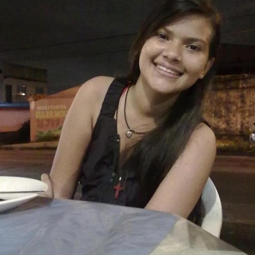 sou católica e vivo minha fé :)