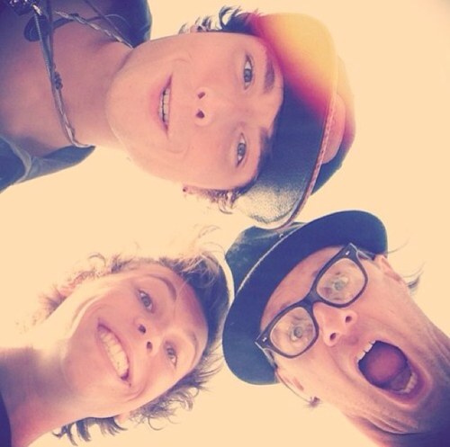 Emblem3 lovers follow me. I follow back!!!!!